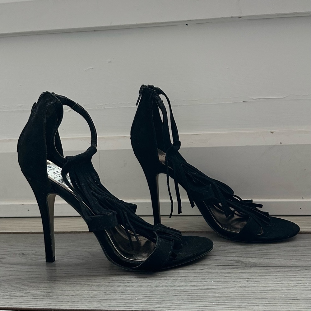 Elegant Black Stiletto Heels with Frills (US 7.5)